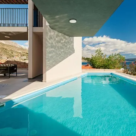 Adriastar By 4*