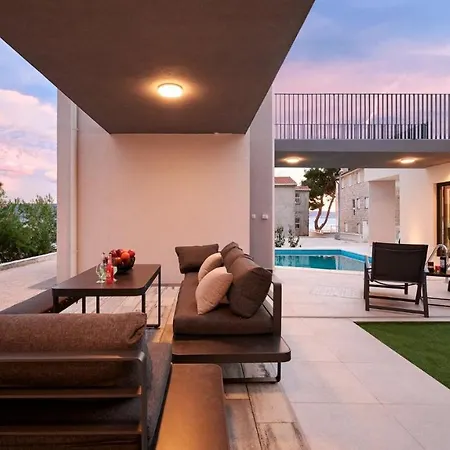 Adriastar By 4*