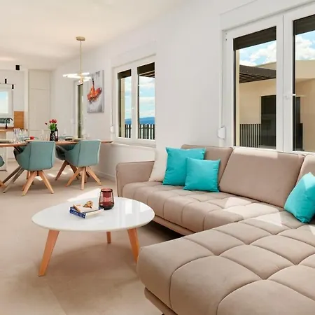 Гостевой дом Adriastar By 4*