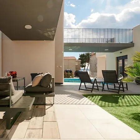 Гостевой дом Adriastar By